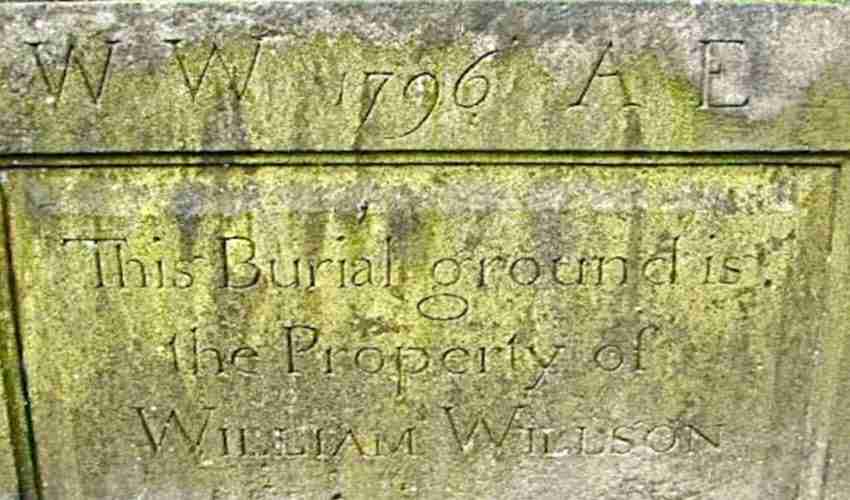 Variation of the surname Wilson on a gravestone in Linlithgow Variation of the surname Wilson on a gravestone in Linlithgow